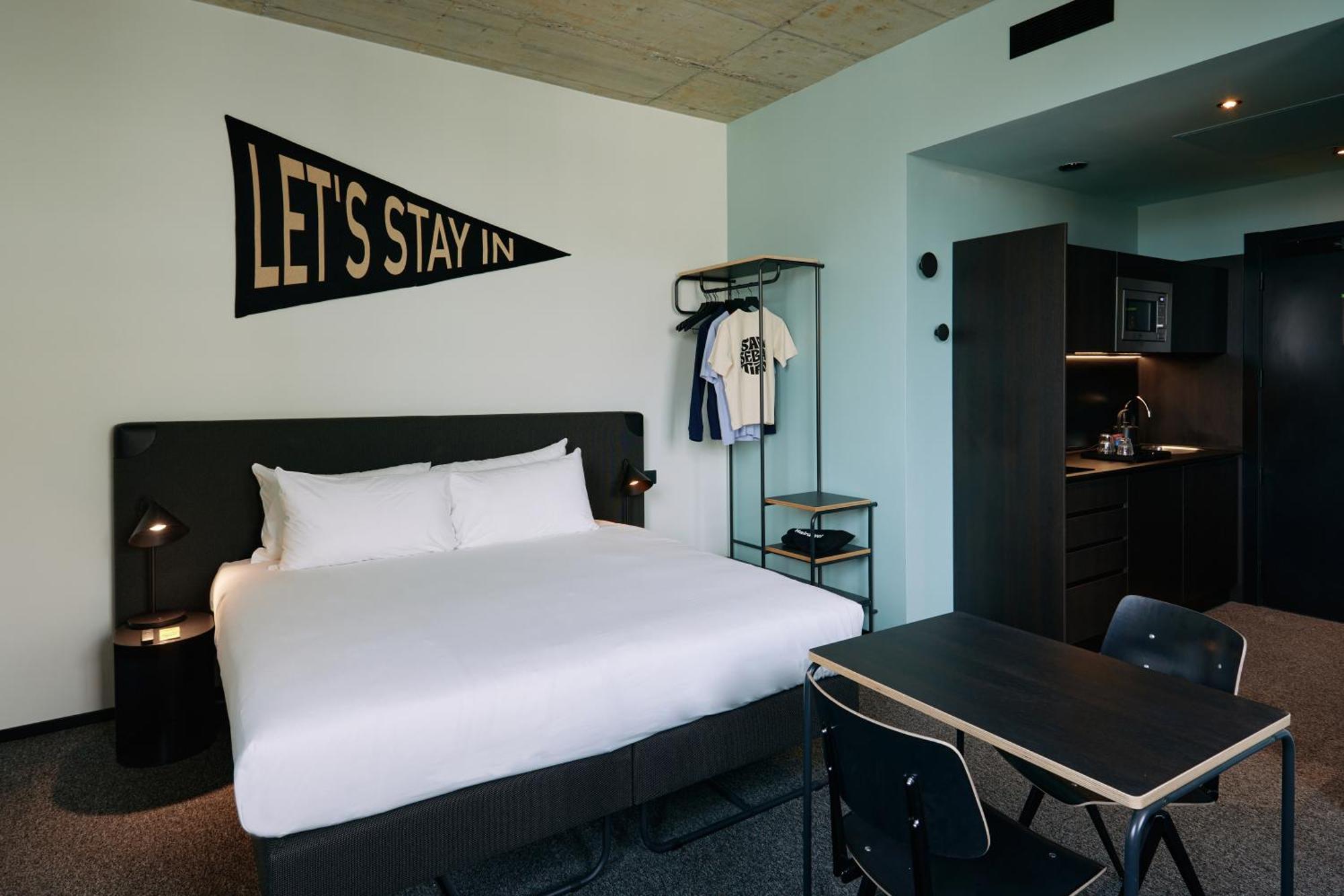 The Social Hub 3*